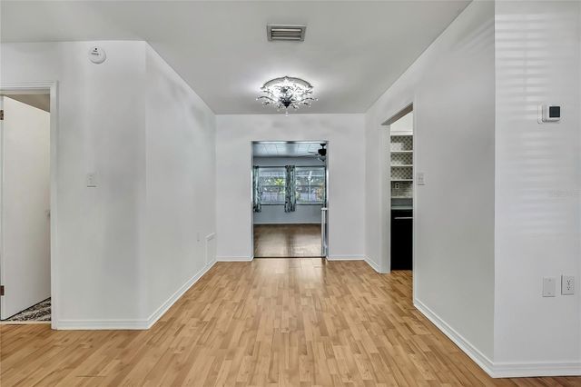 1322 W KNOLLWOOD STREET, Tampa, FL 33604