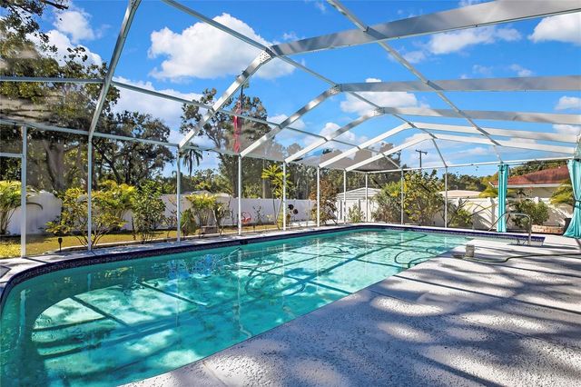 1322 W KNOLLWOOD STREET, Tampa, FL 33604