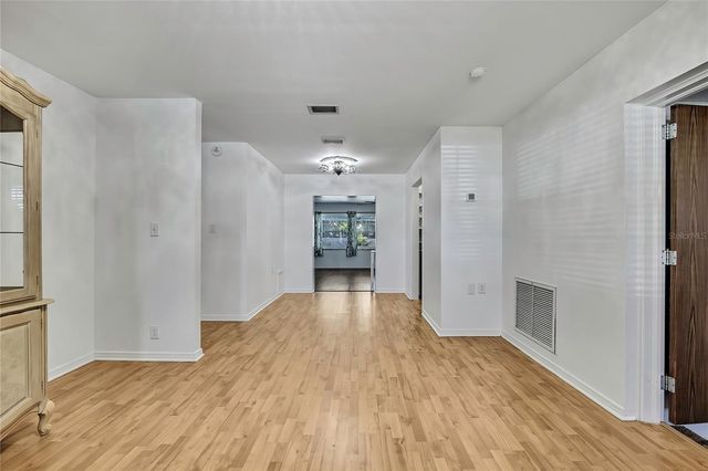 1322 W KNOLLWOOD STREET, Tampa, FL 33604