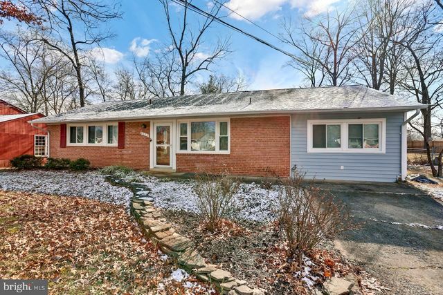 5608 OTTAWA RD, Centreville, VA 20120