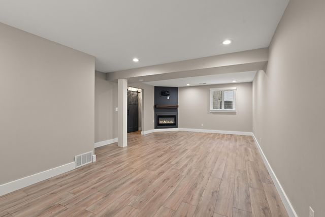 2200 Shallowford Drive, Valparaiso, IN 46383