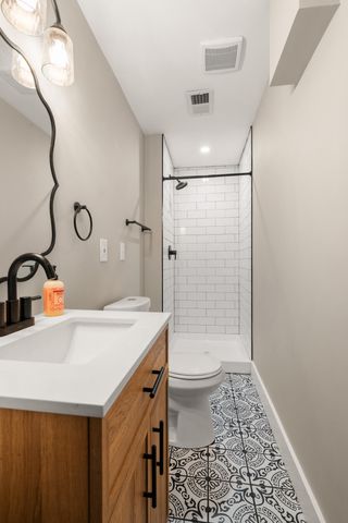 2200 Shallowford Drive, Valparaiso, IN 46383