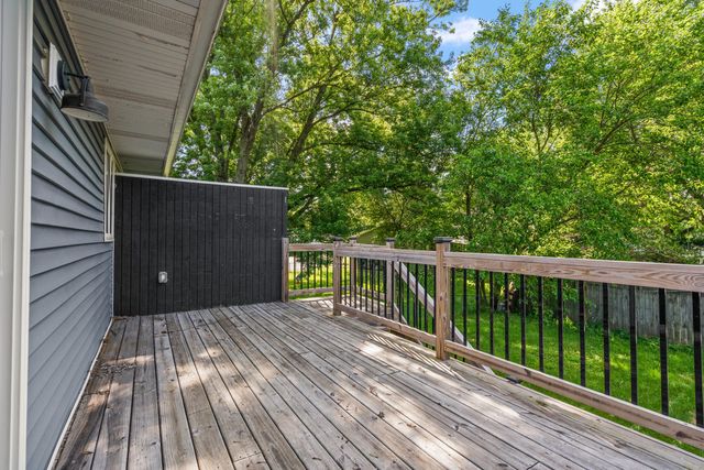 2200 Shallowford Drive, Valparaiso, IN 46383