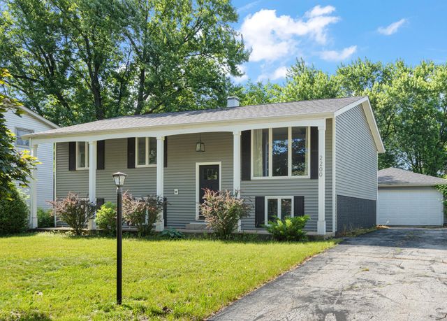 2200 Shallowford Drive, Valparaiso, IN 46383