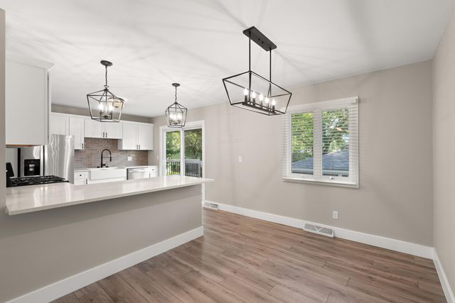 2200 Shallowford Drive, Valparaiso, IN 46383