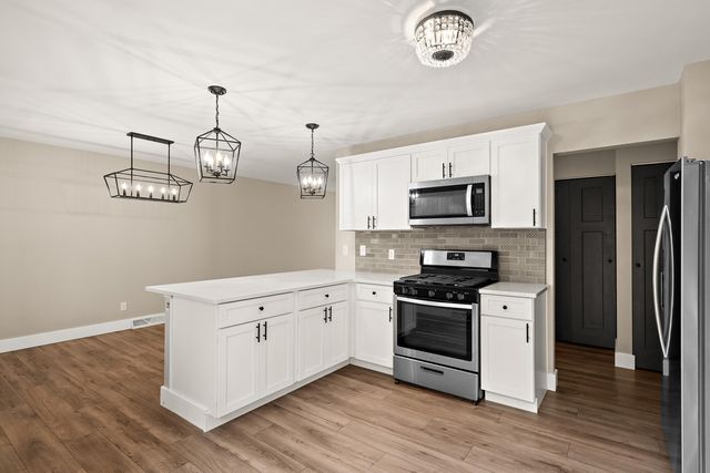 2200 Shallowford Drive, Valparaiso, IN 46383