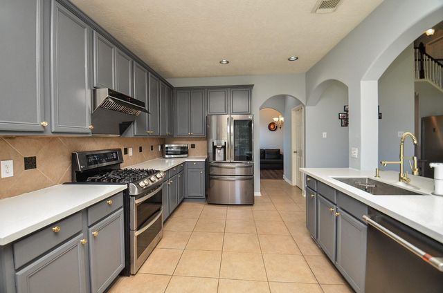 25202 Kelton Hills Lane, Richmond, TX 77406