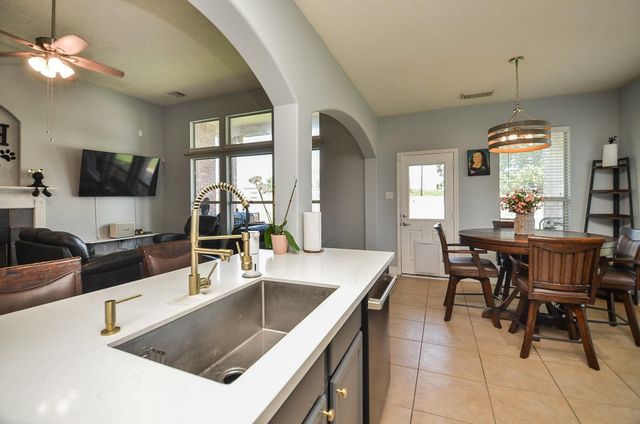 25202 Kelton Hills Lane, Richmond, TX 77406