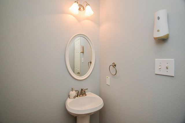 25202 Kelton Hills Lane, Richmond, TX 77406