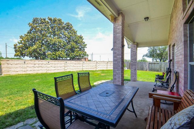 25202 Kelton Hills Lane, Richmond, TX 77406
