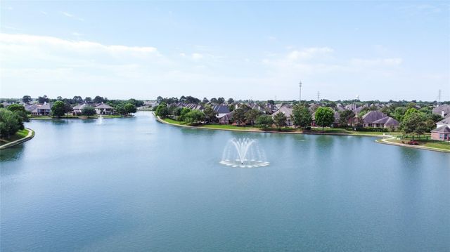 25202 Kelton Hills Lane, Richmond, TX 77406