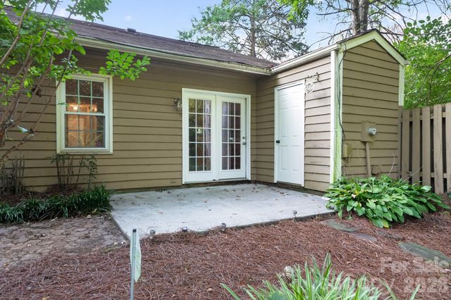 8316 Summerglen Circle, Charlotte, NC 28227