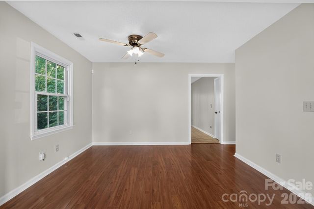 8316 Summerglen Circle, Charlotte, NC 28227