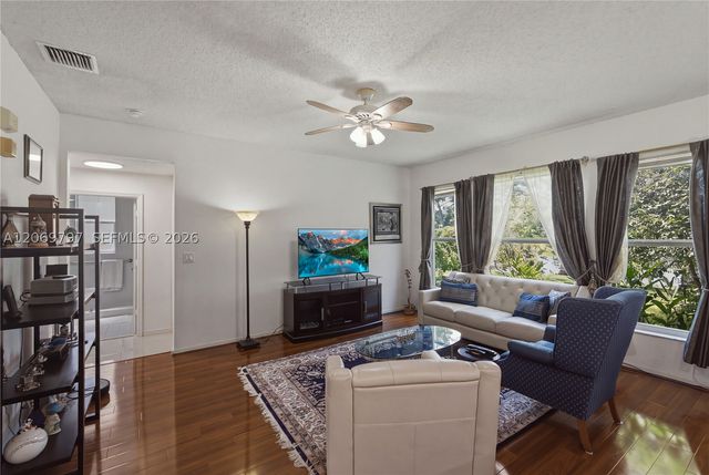 1268 NW 144th Ter, Pembroke Pines, FL 33028