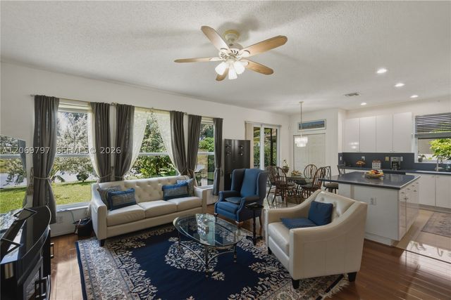 1268 NW 144th Ter, Pembroke Pines, FL 33028