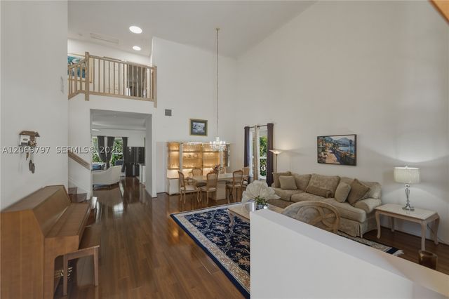 1268 NW 144th Ter, Pembroke Pines, FL 33028