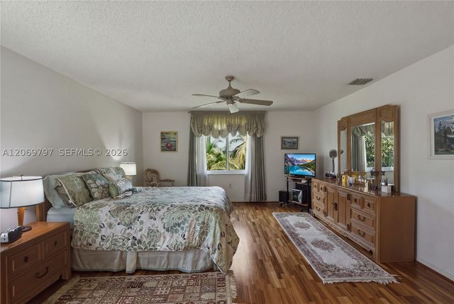 1268 NW 144th Ter, Pembroke Pines, FL 33028