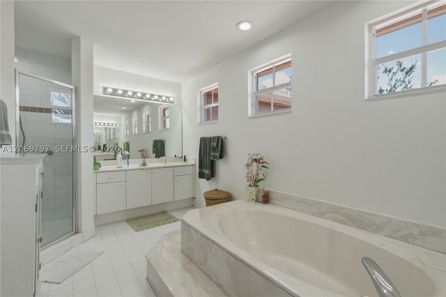 1268 NW 144th Ter, Pembroke Pines, FL 33028