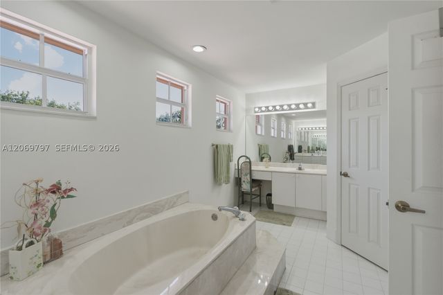 1268 NW 144th Ter, Pembroke Pines, FL 33028