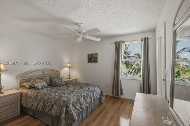 1268 NW 144th Ter, Pembroke Pines, FL 33028