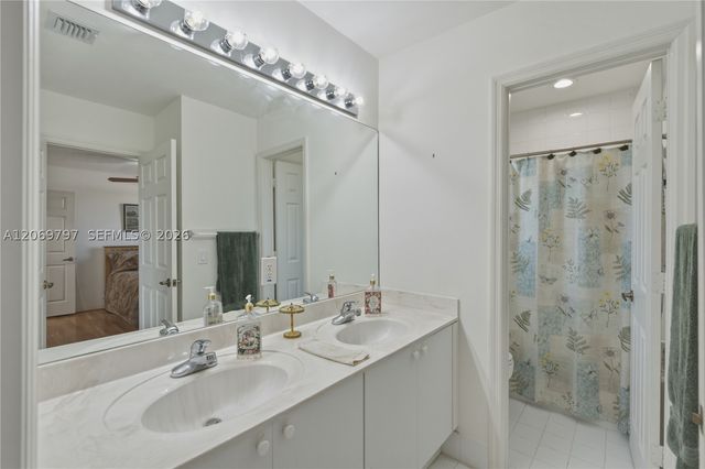 1268 NW 144th Ter, Pembroke Pines, FL 33028