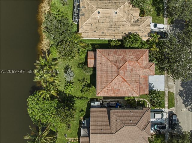 1268 NW 144th Ter, Pembroke Pines, FL 33028