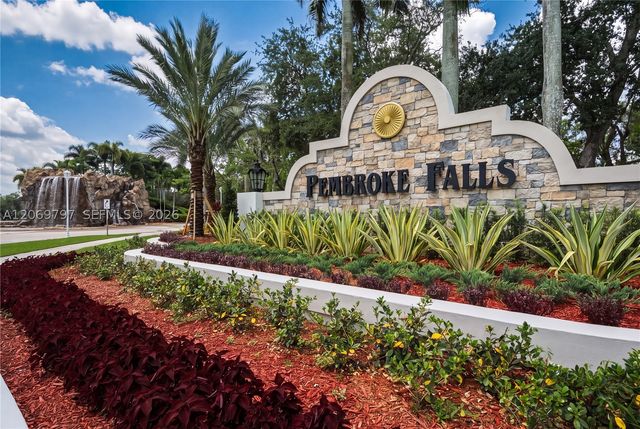 1268 NW 144th Ter, Pembroke Pines, FL 33028