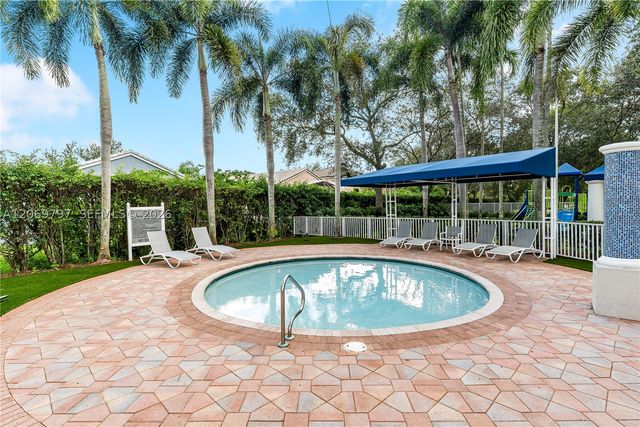 1268 NW 144th Ter, Pembroke Pines, FL 33028