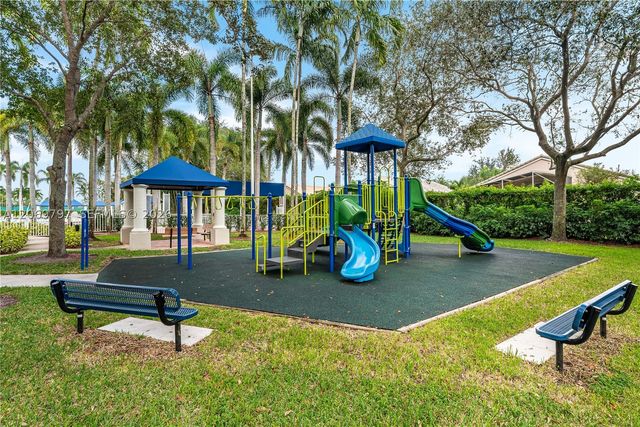 1268 NW 144th Ter, Pembroke Pines, FL 33028