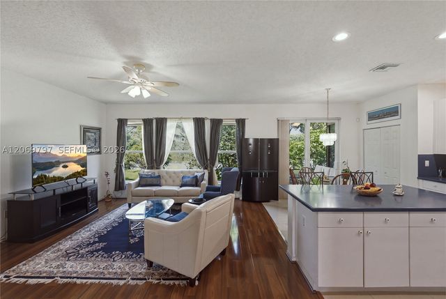 1268 NW 144th Ter, Pembroke Pines, FL 33028