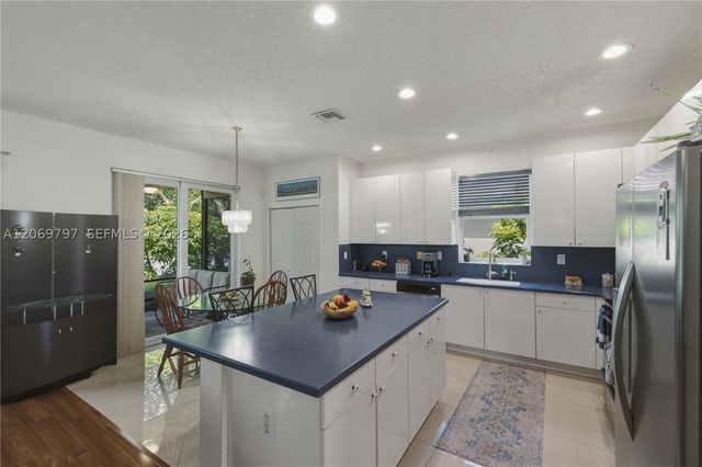 1268 NW 144th Ter, Pembroke Pines, FL 33028