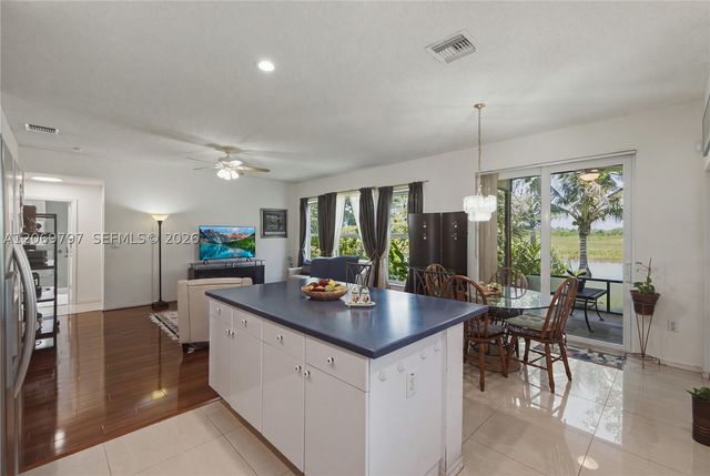 1268 NW 144th Ter, Pembroke Pines, FL 33028