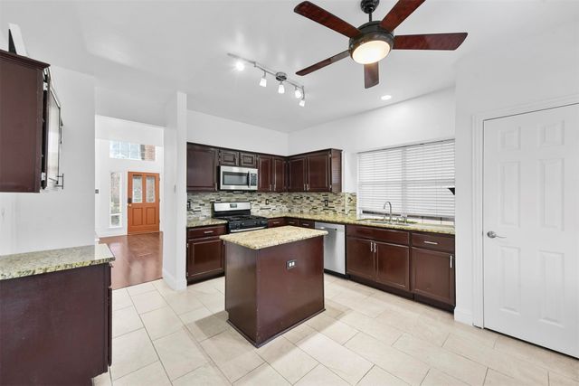 434 Moonlight Way, Irving, TX 75063