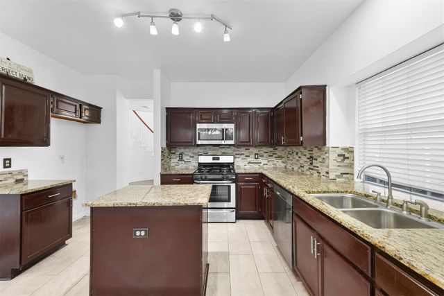 434 Moonlight Way, Irving, TX 75063