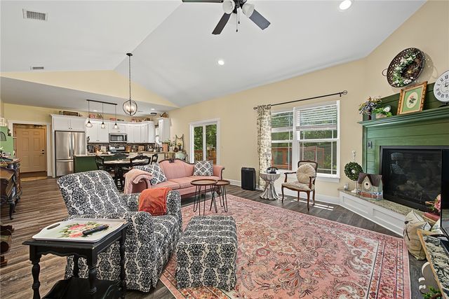 9 Kincardine Drive, Bella Vista, AR 72715