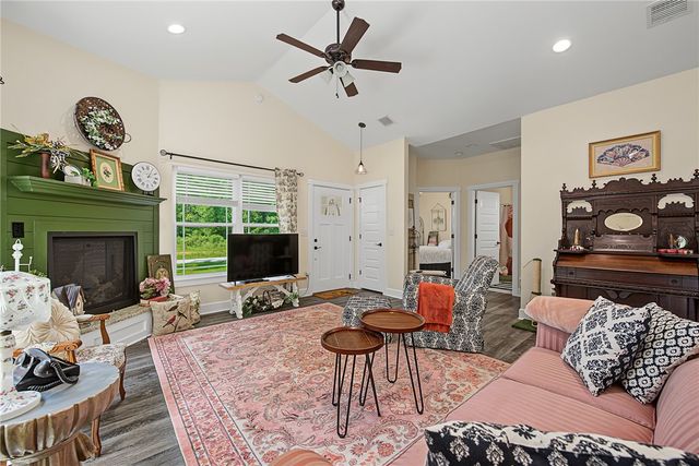9 Kincardine Drive, Bella Vista, AR 72715