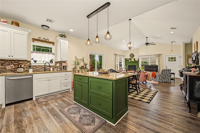 9 Kincardine Drive, Bella Vista, AR 72715