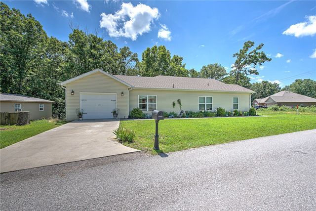 9 Kincardine Drive, Bella Vista, AR 72715