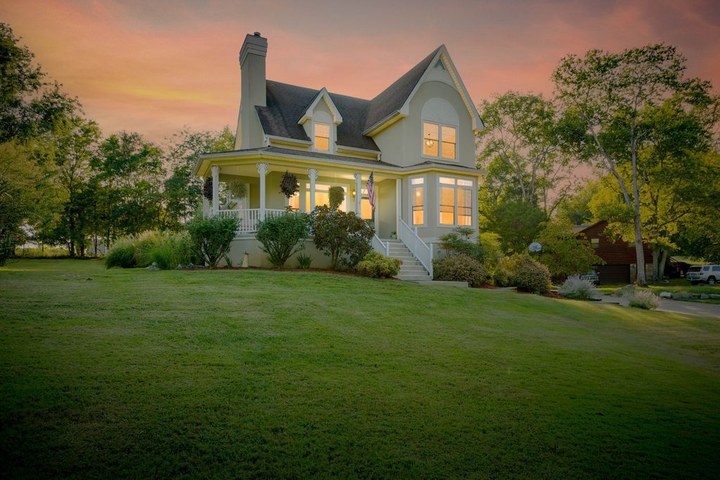 1082 Bradley Rd, Gallatin, TN 37066