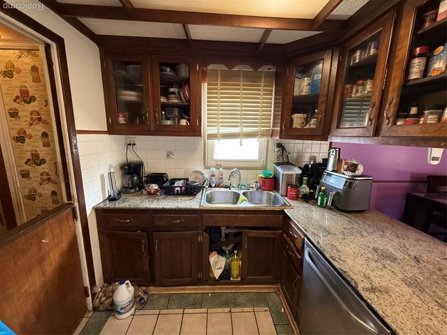 19009 Woodland Street, Harper Woods, MI 48225