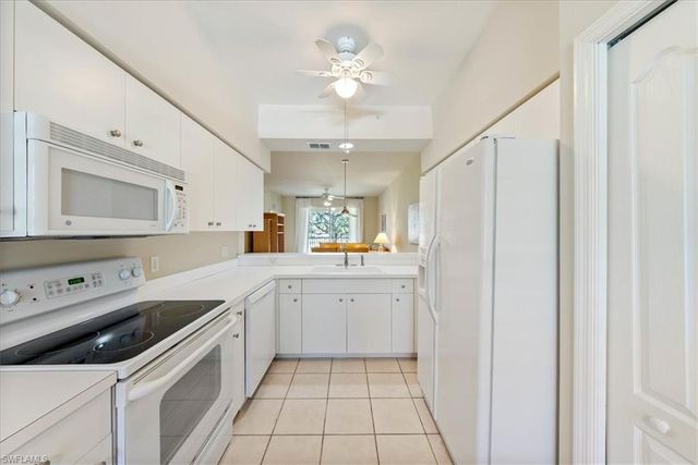 2690 Cypress Trace CIR 3225, Naples, FL 34119