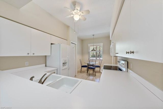 2690 Cypress Trace CIR 3225, Naples, FL 34119