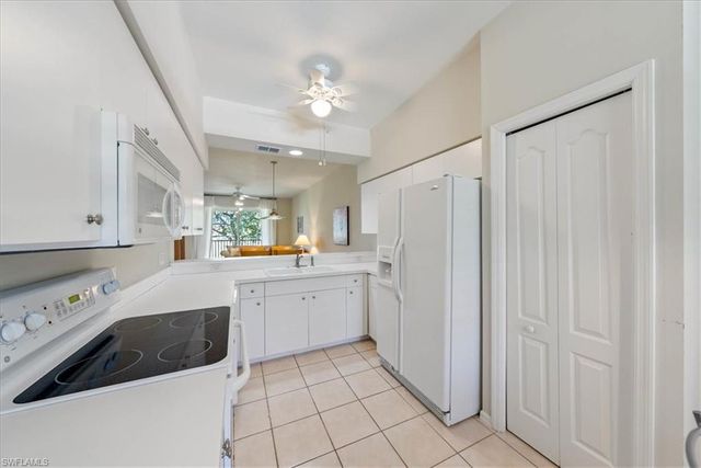 2690 Cypress Trace CIR 3225, Naples, FL 34119