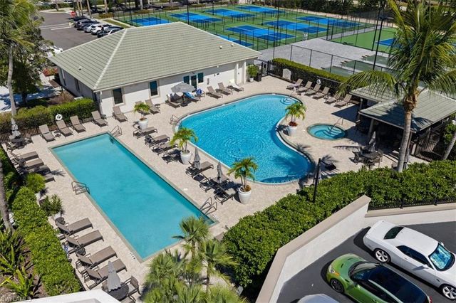 2690 Cypress Trace CIR 3225, Naples, FL 34119