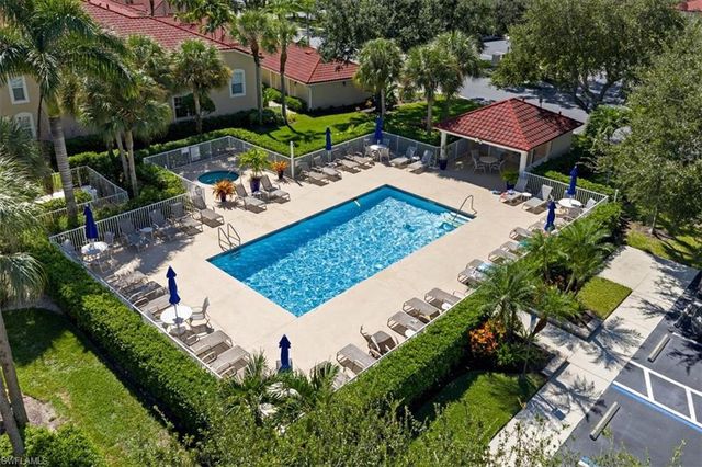 2690 Cypress Trace CIR 3225, Naples, FL 34119