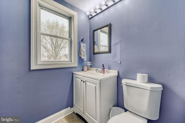 211 LAKE RD, Pasadena, MD 21122
