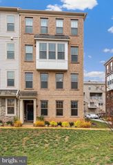408-B PULLMAN PL, Manassas Park, VA 20111