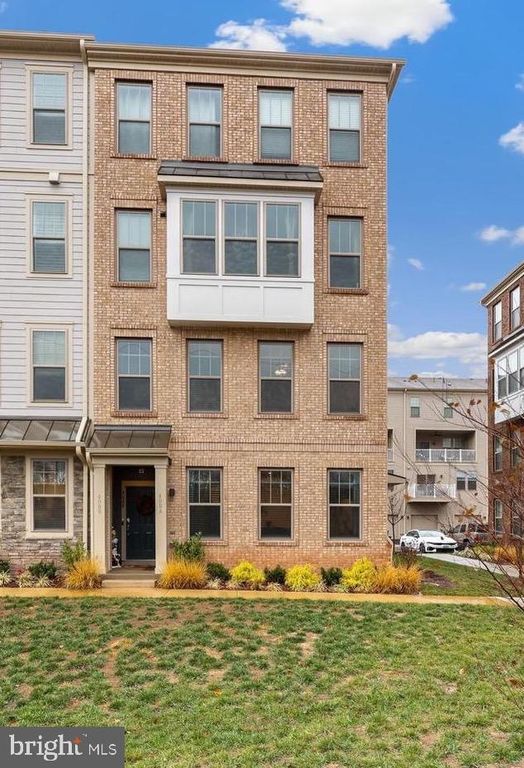 408-B PULLMAN PL, Manassas Park, VA 20111