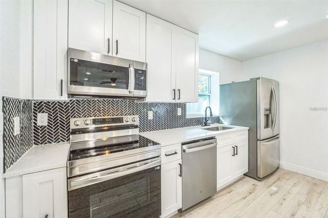 4212 HARRY DRIVE, Fruitland Park, FL 34731