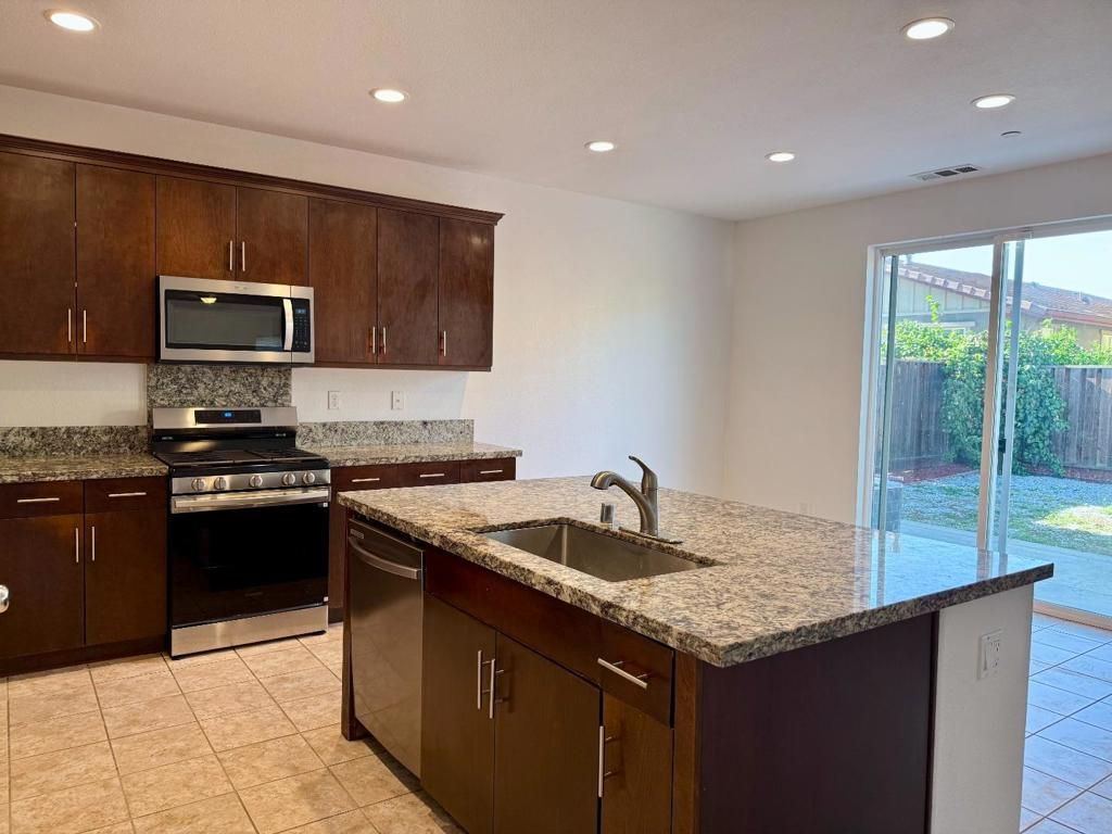 Image 4 of property listing at 821 Shearwater Way, Oakley, CA 94561